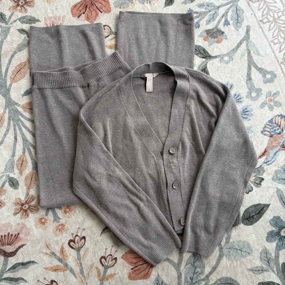 H&M matching knit sweater set